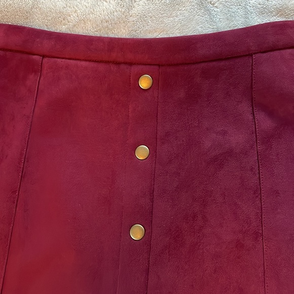 NWT Retrology Burgundy Midi Skirt Size Small - Picture 3 of 5